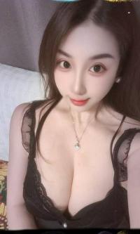 服务型大胸风骚妹子