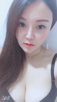花都D杯波霸奶茶妹-奶糖
